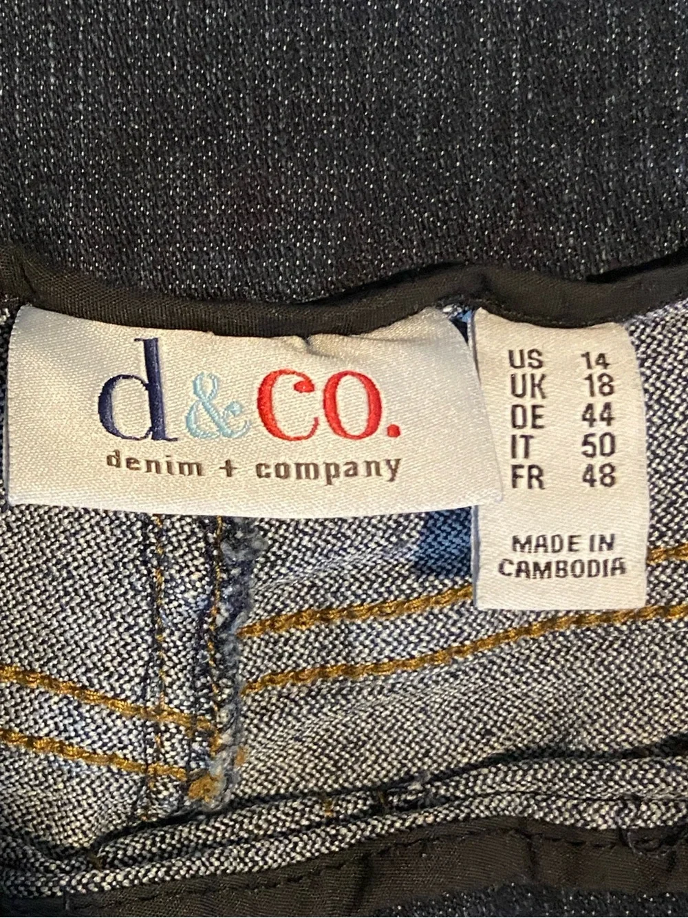 Women’s Dark Blue Denim Stretchy Pull on Jeans D & Co size 14